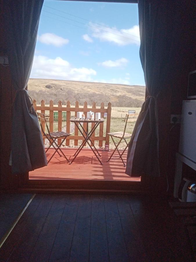 Wee Hoose Glamping 3 Hotel Kinbrace Exterior foto